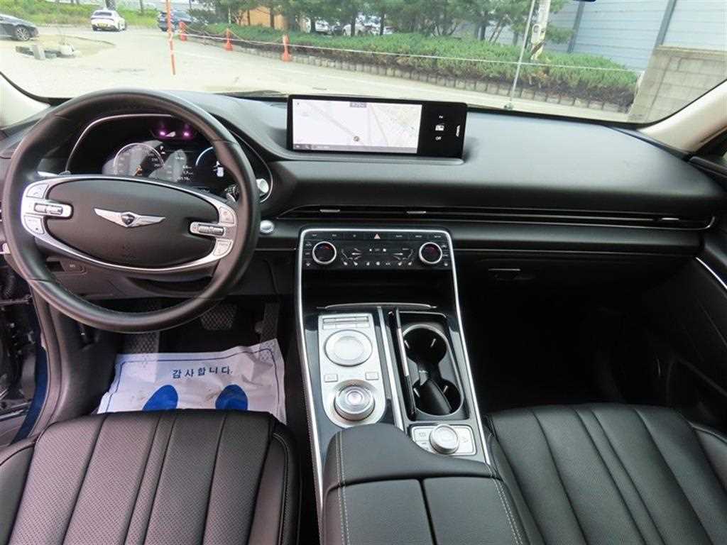 Genesis GV80 - Vista 9