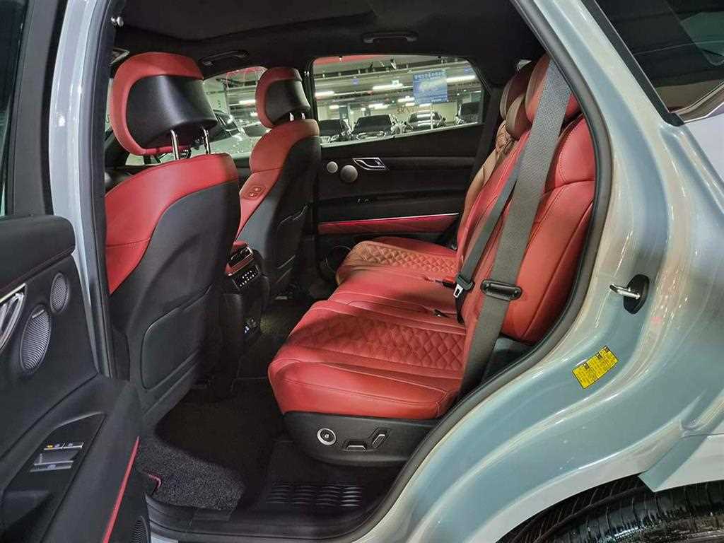 Genesis GV80 - Vista 7