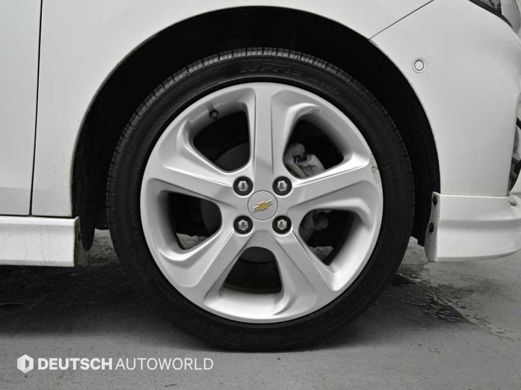 Chevrolet Spark - Vista 5
