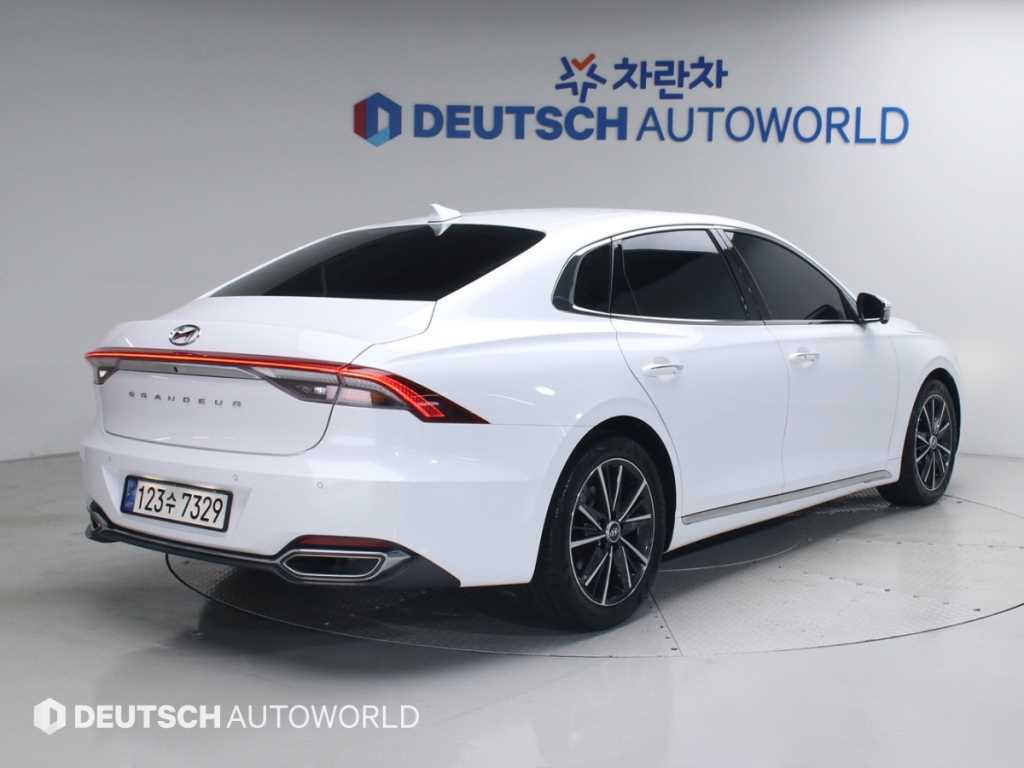 HYUNDAI Grandeur - Vista 2