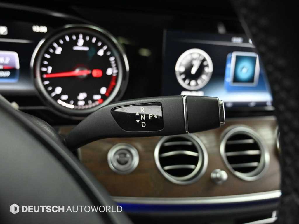 Mercedes Benz E class - Vista 9