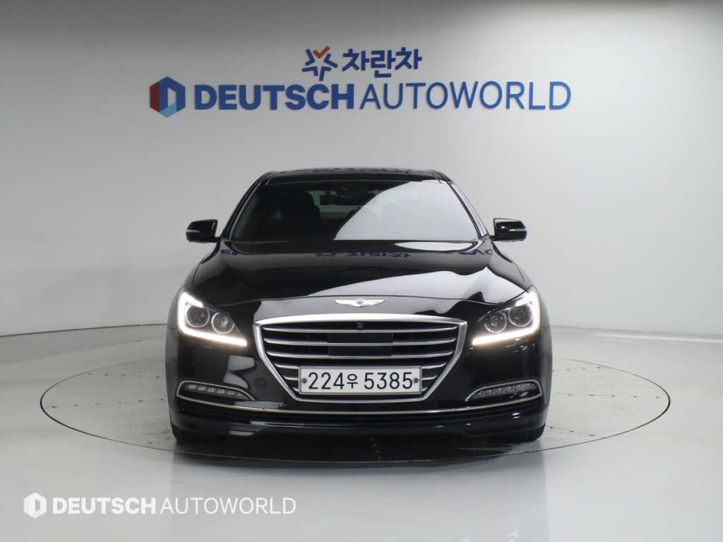 HYUNDAI Genesis - Vista 3