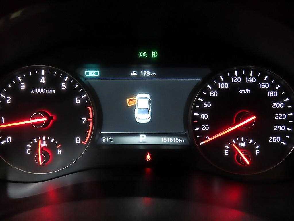 KIA K7 - Vista 9