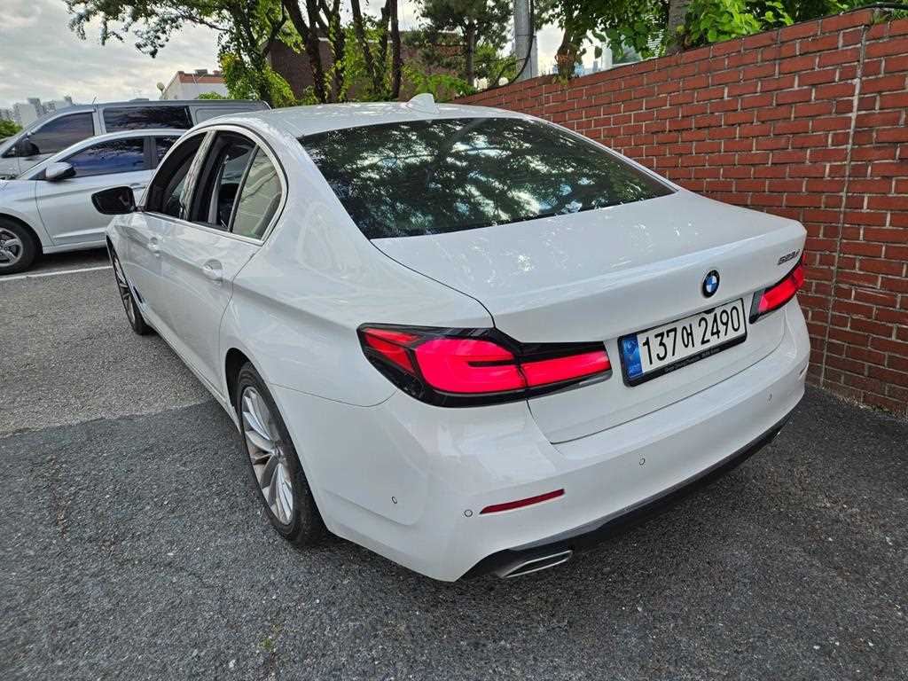 BMW 5 Series - Vista 5