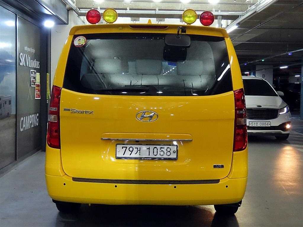 HYUNDAI Starex - Vista 5