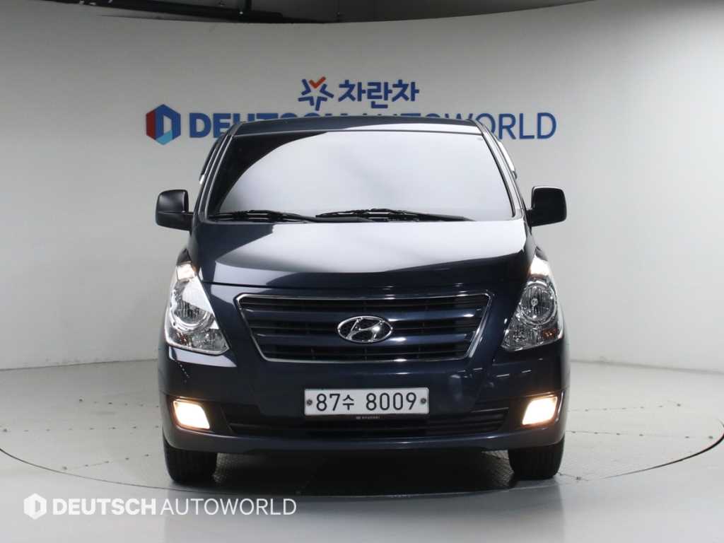 HYUNDAI Starex - Vista 3