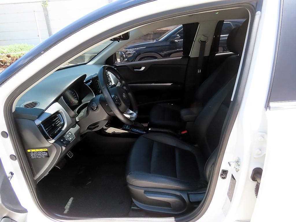 KIA Stonic - Vista 5