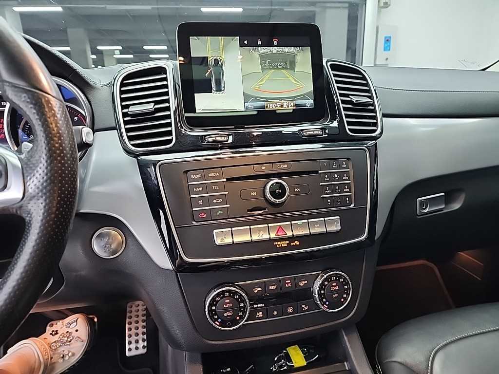 Mercedes Benz GLE Class - Vista 10