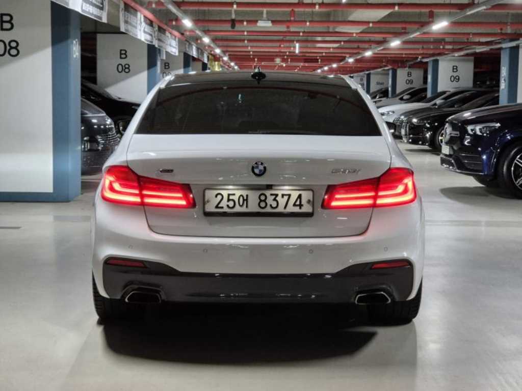 BMW 5 Series - Vista 4