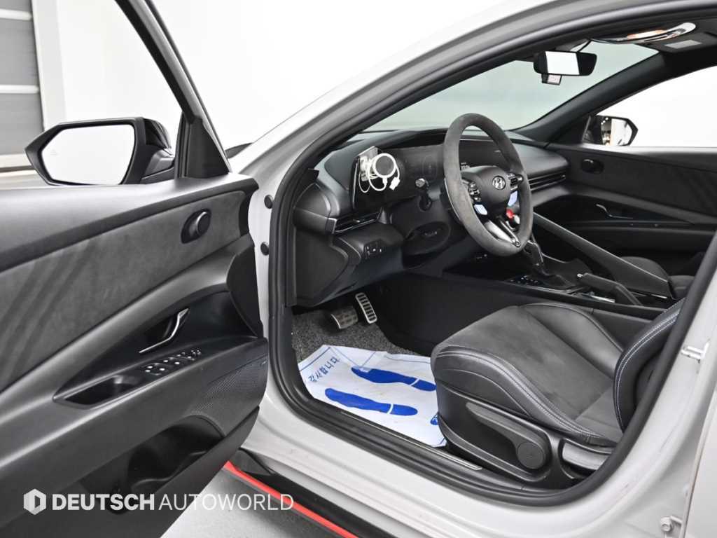 HYUNDAI Avante - Vista 11