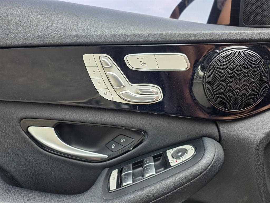 Mercedes Benz C Class 2017 Negro - Importación desde Corea - HF Imports Iquique - Foto 13