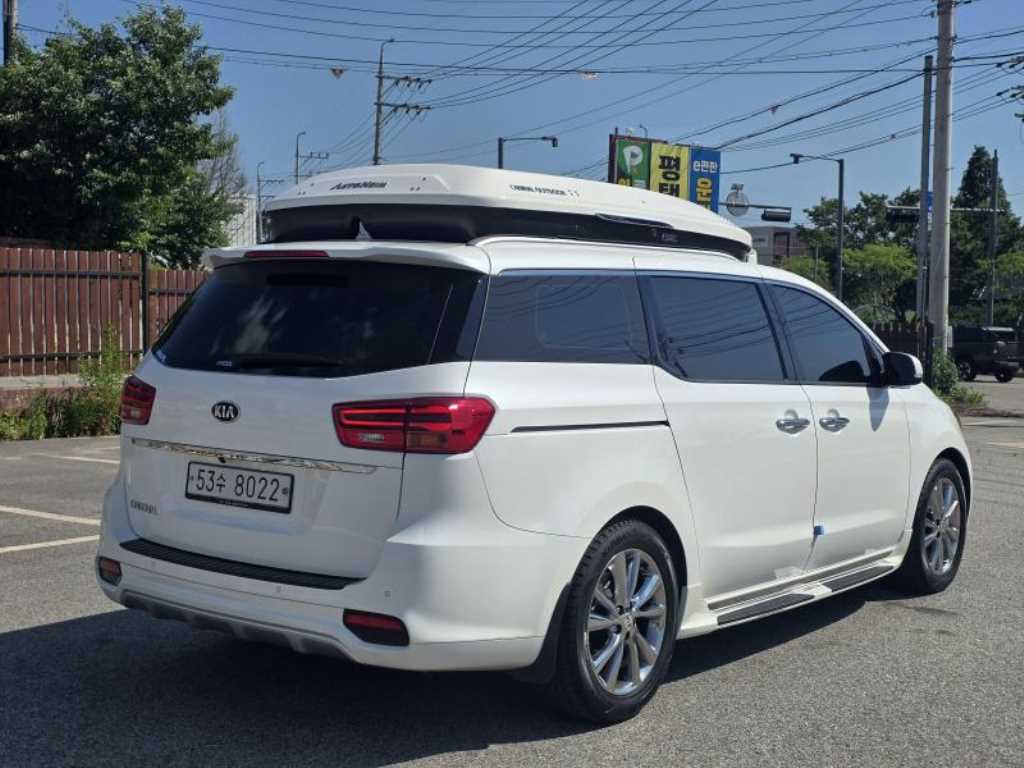 KIA Carnival - Vista 4