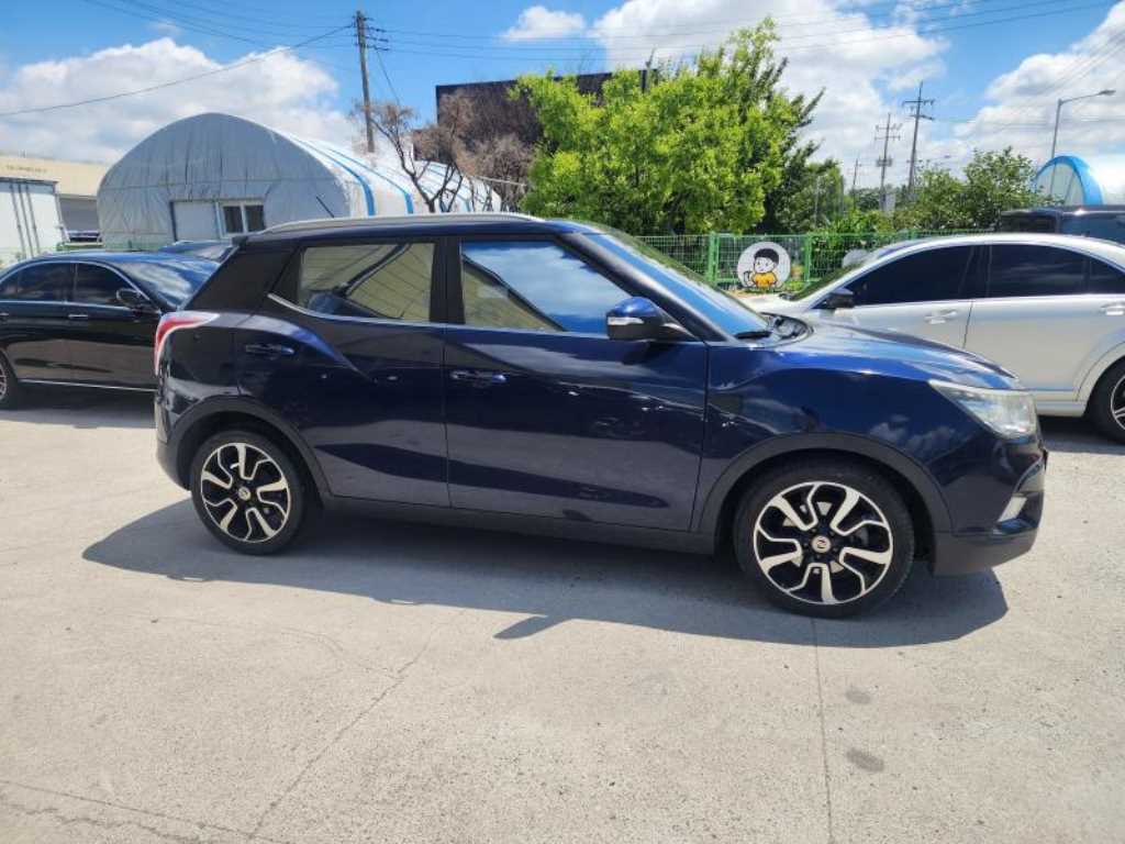 Ssangyong Tivoli - Vista 7