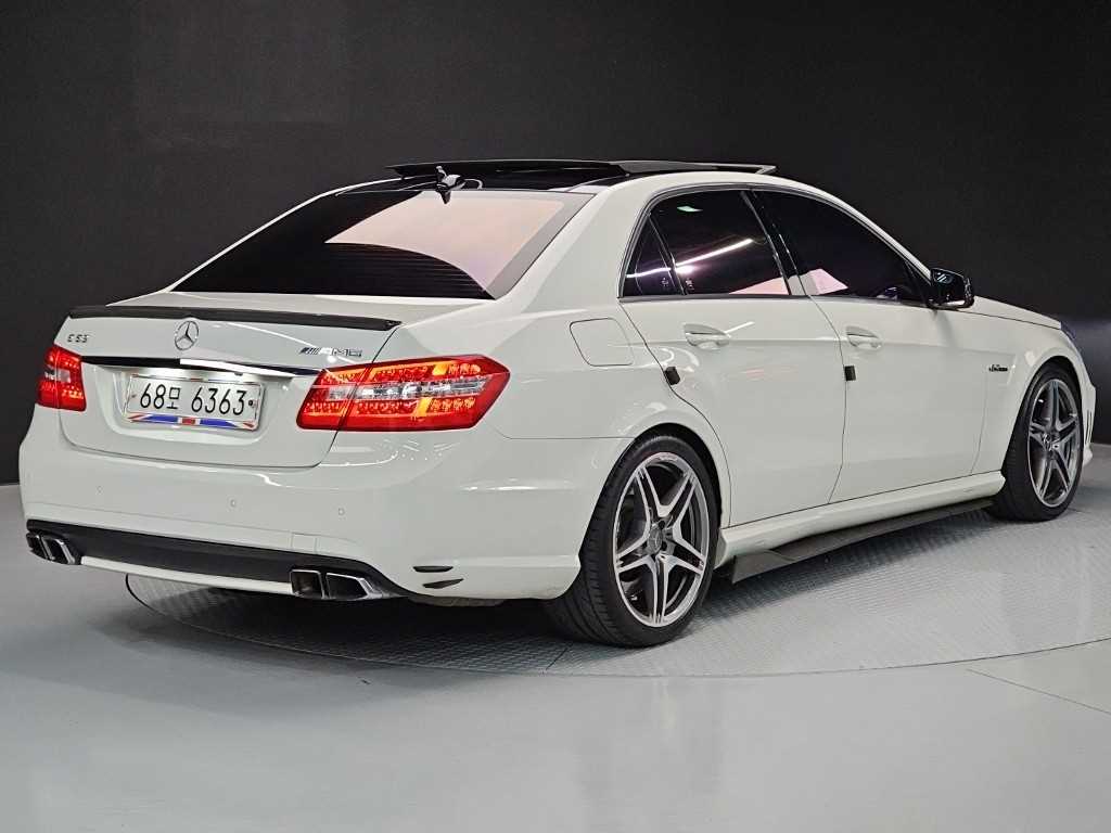 Mercedes Benz E class - Vista 4