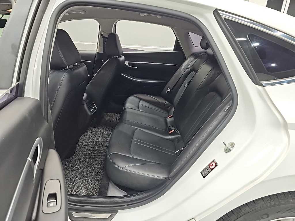 HYUNDAI Sonata - Vista 12