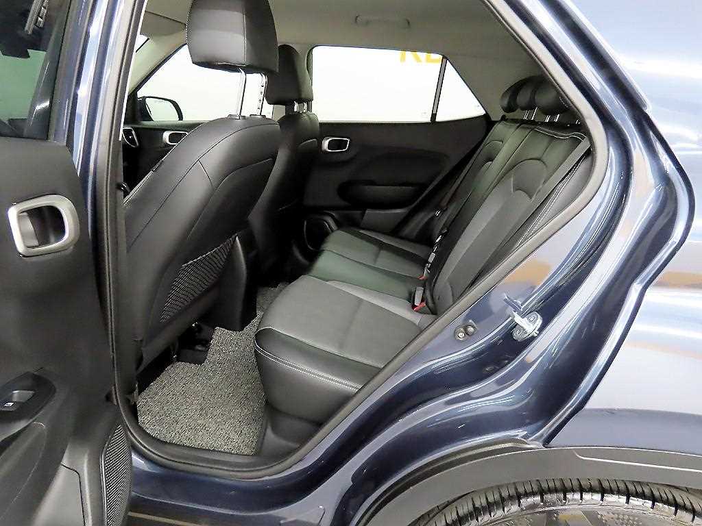 HYUNDAI Venue - Vista 6