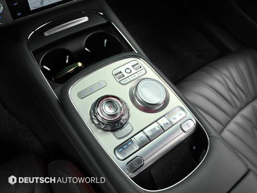 Genesis G90 - Vista 9