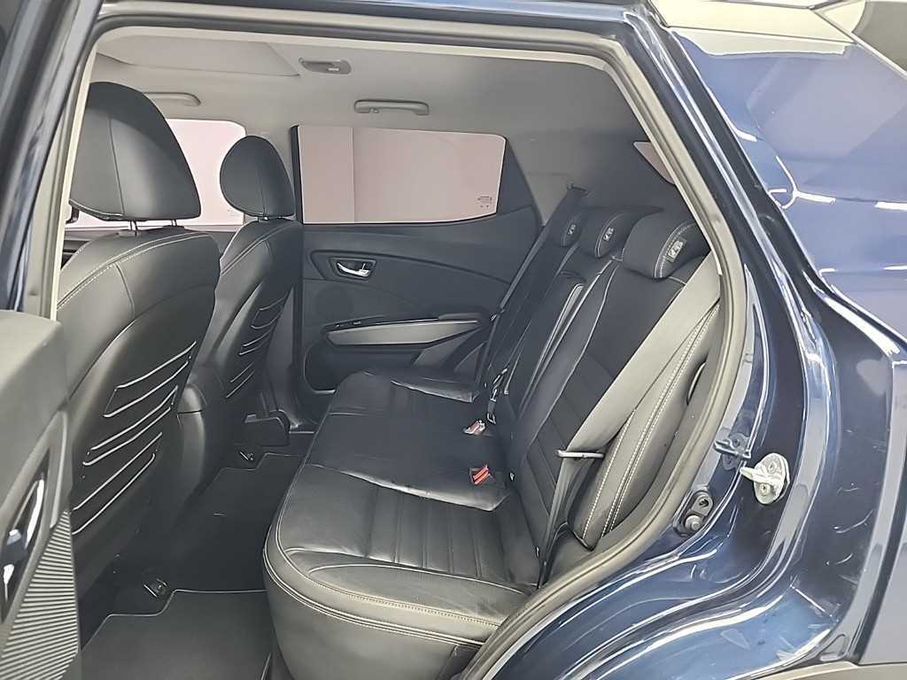 Ssangyong Tivoli - Vista 12