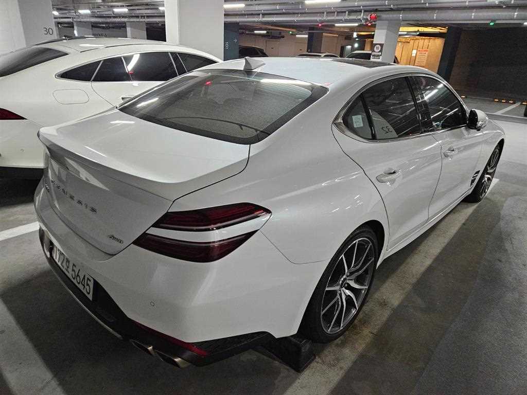 Genesis G70 - Vista 6
