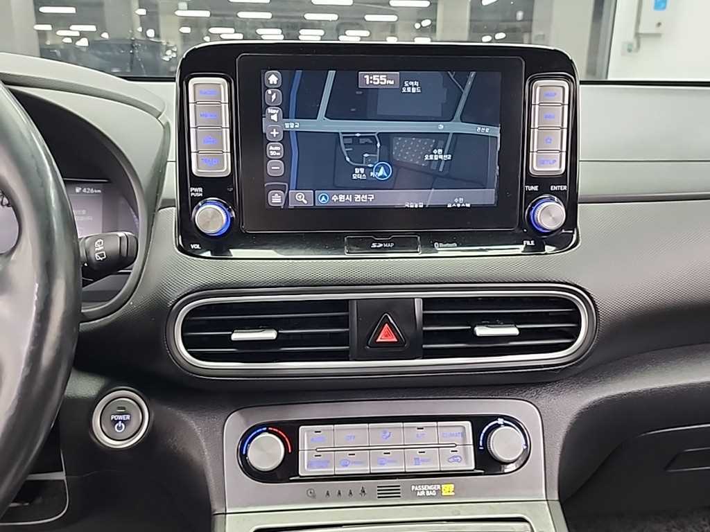 HYUNDAI Kona - Vista 10