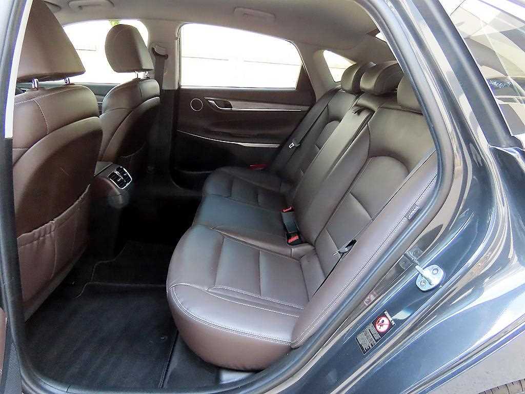 HYUNDAI Grandeur - Vista 6
