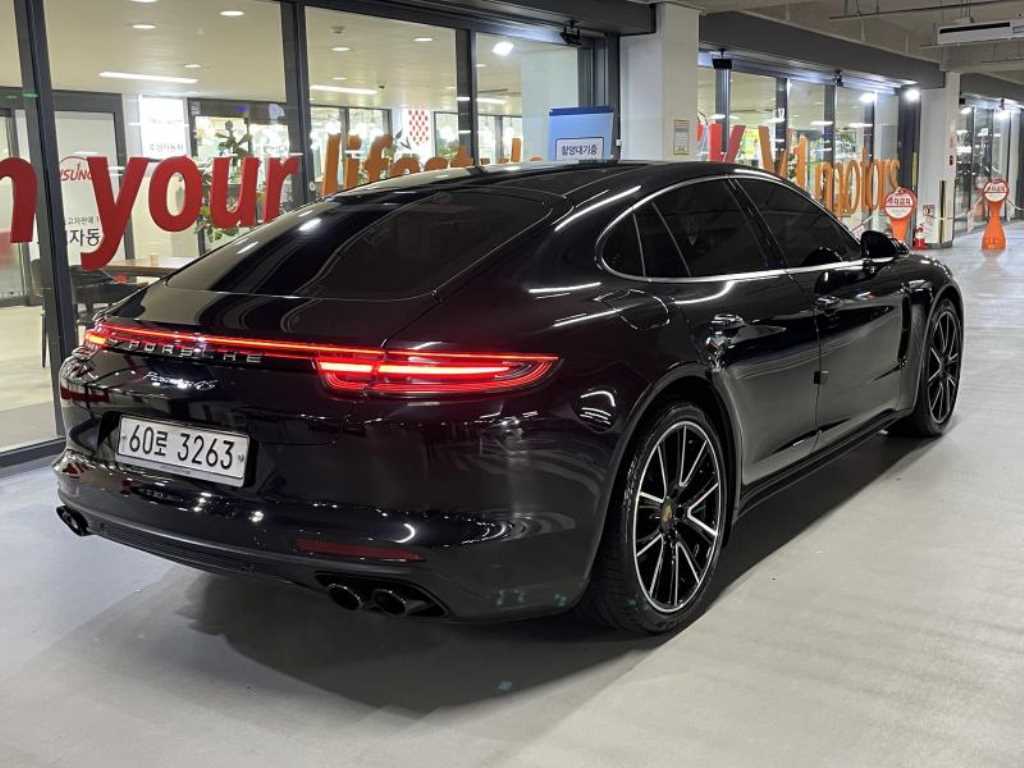 Porsche Panamera - Vista 4
