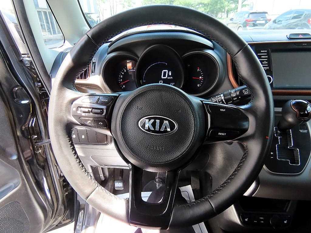 KIA Ray - Vista 8
