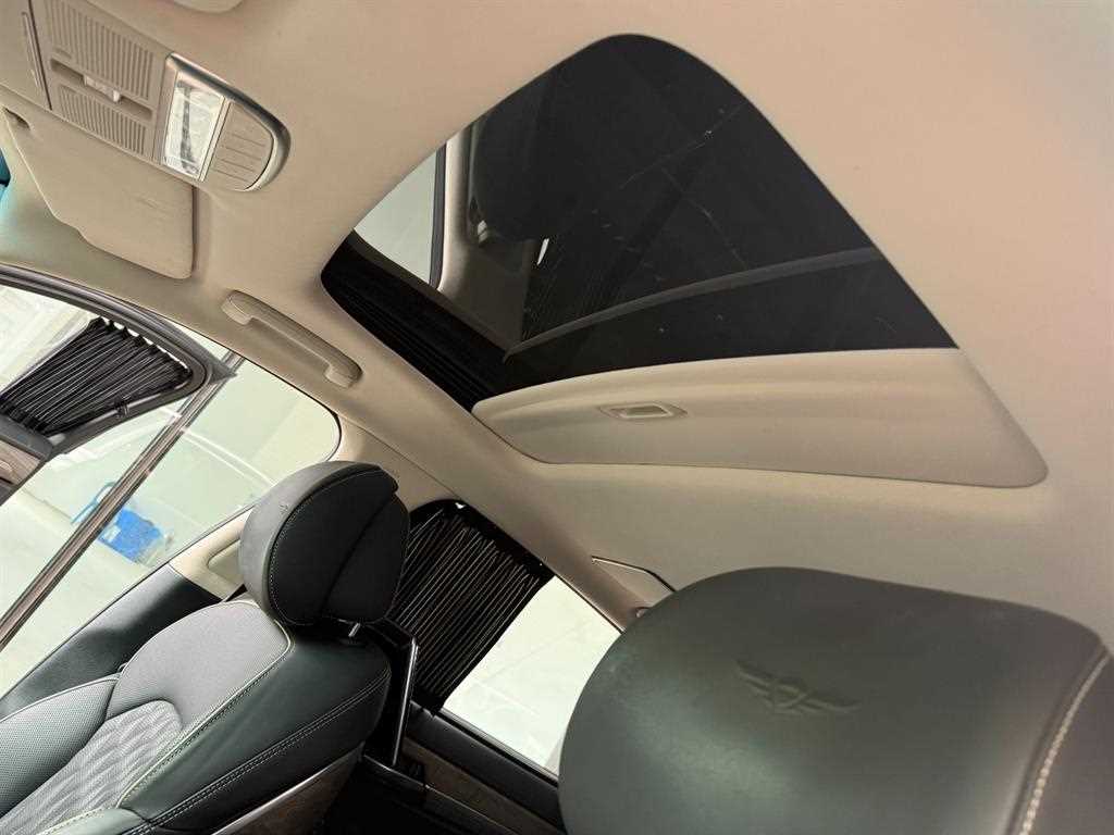 Genesis G90 - Vista 7