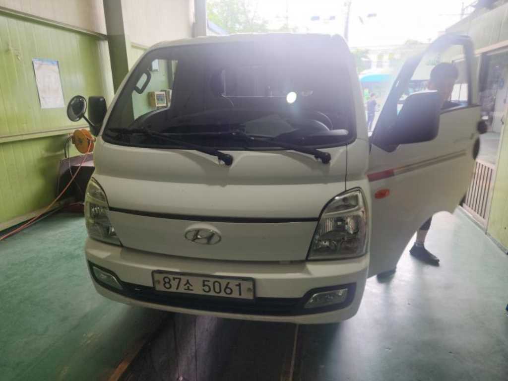 Small Truck Cargo (small) 2022 Blanco - Importación desde Corea - HF Imports Iquique - Foto 1