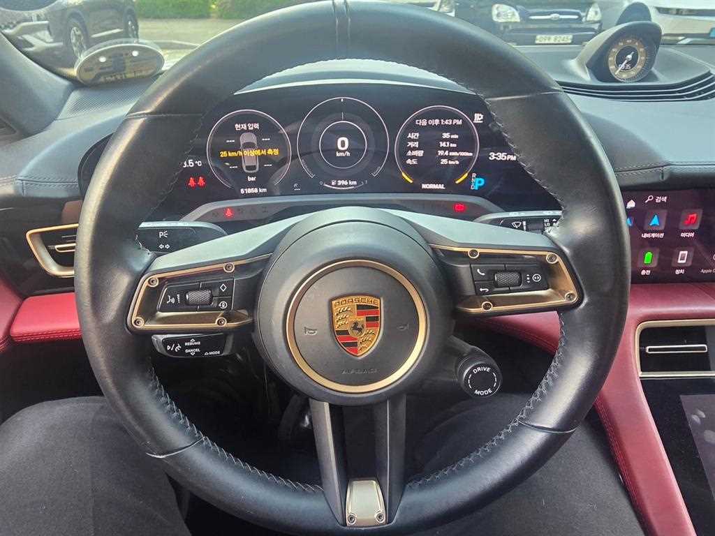 Porsche Taycan - Vista 12