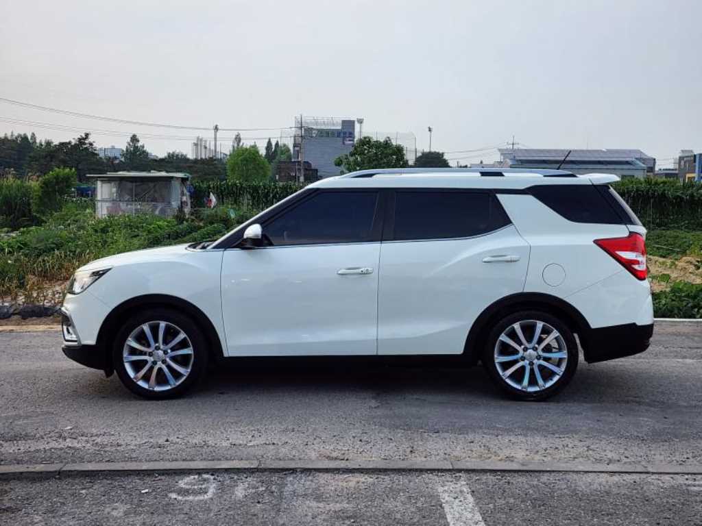 Ssangyong Tivoli - Vista 3