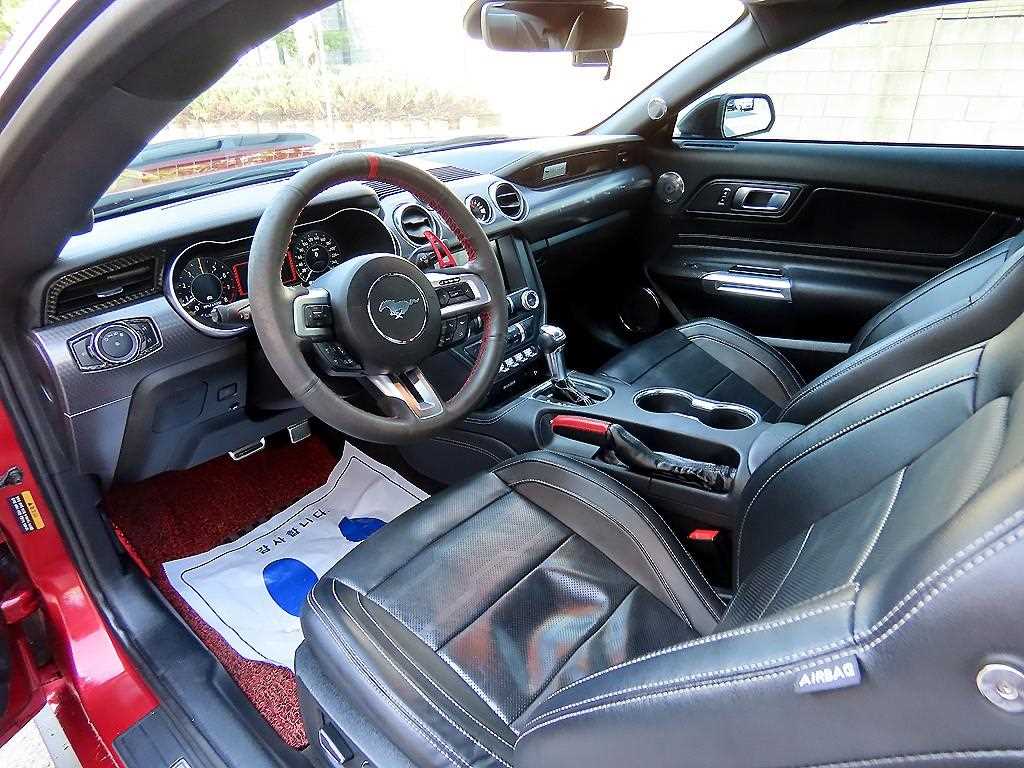 Ford Mustang - Vista 7