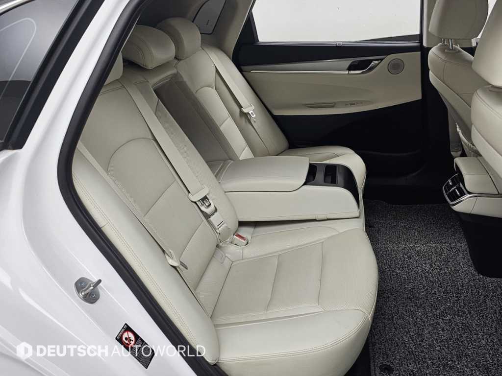 HYUNDAI Grandeur - Vista 12