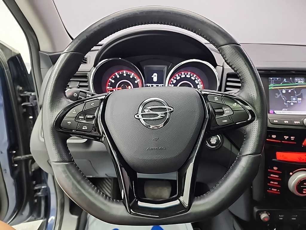 Ssangyong Tivoli - Vista 9