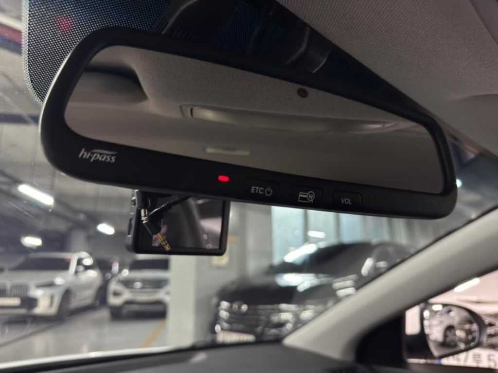 HYUNDAI Avante - Vista 12