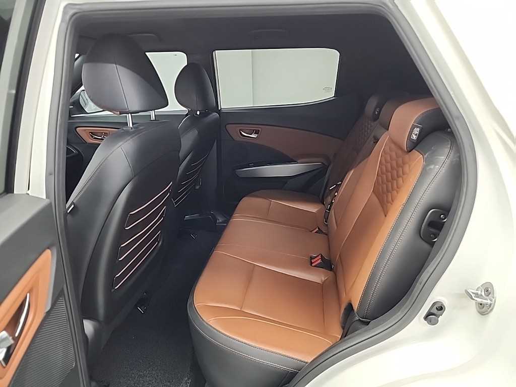 Ssangyong Tivoli - Vista 12