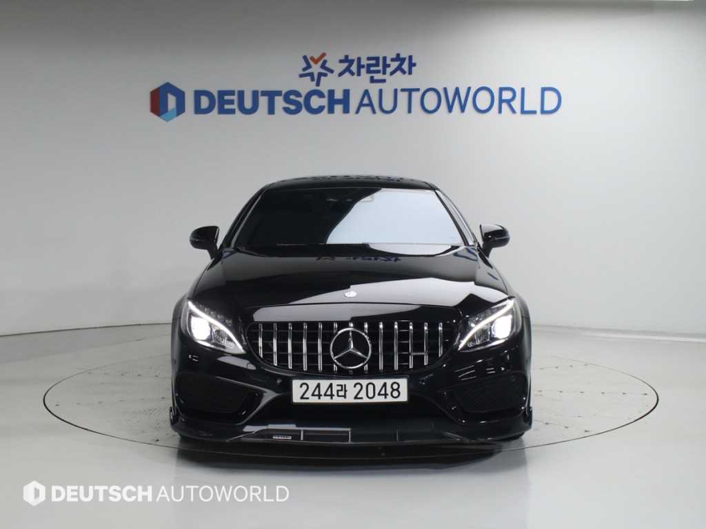 Mercedes Benz C Class - Vista 3