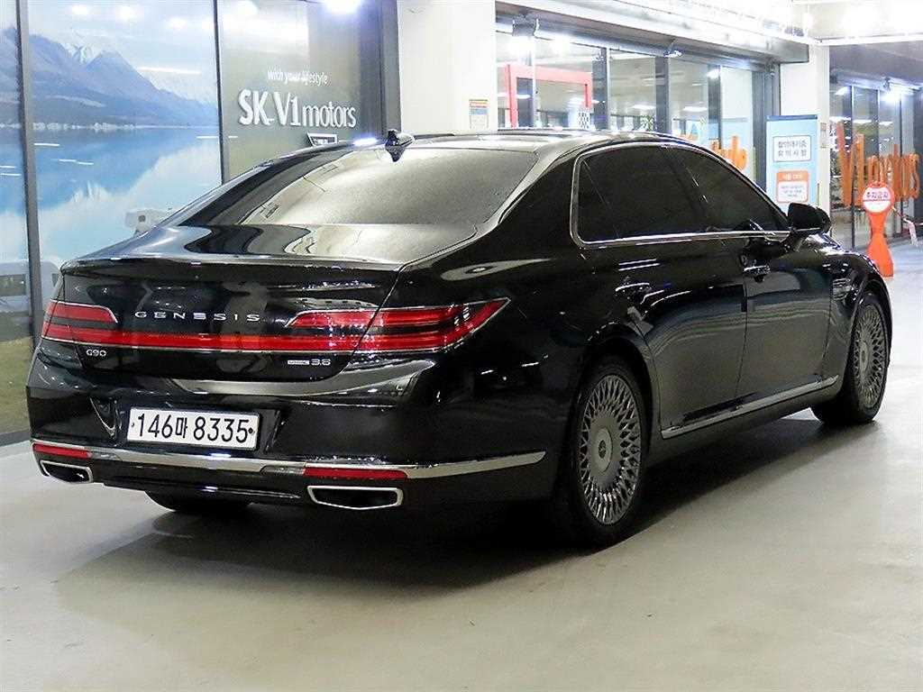 Genesis G90 - Vista 4