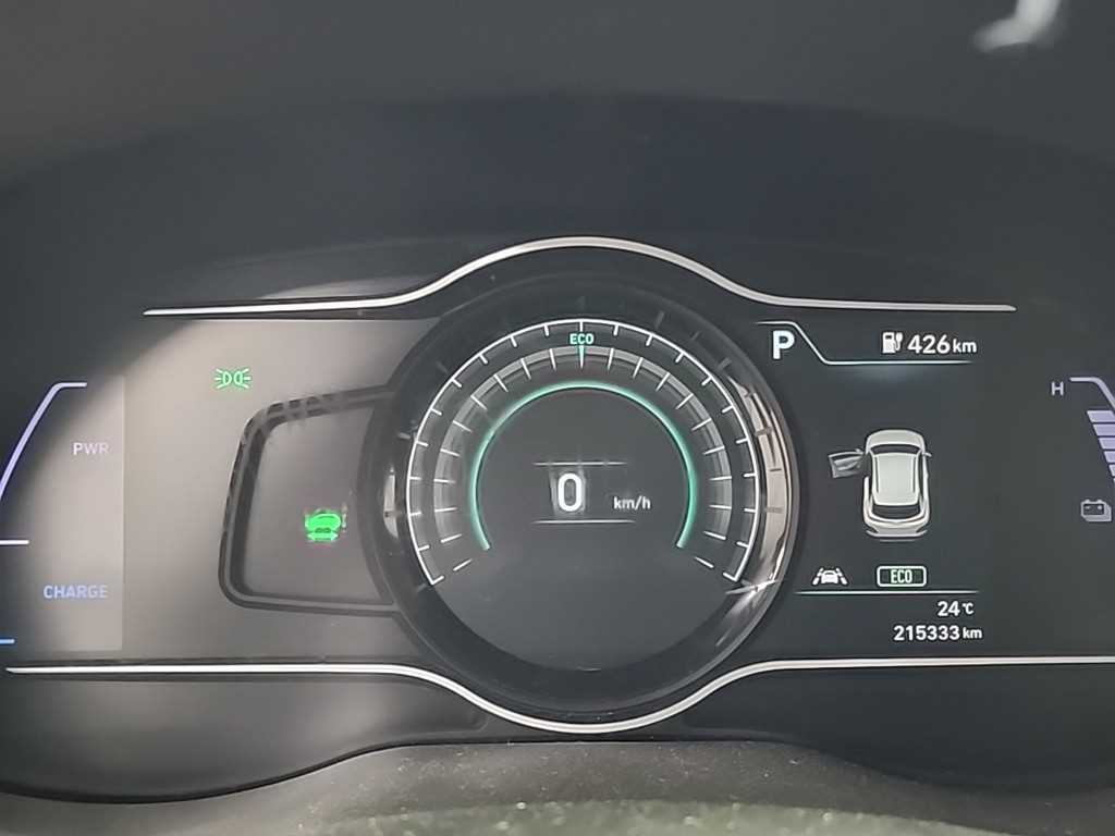 HYUNDAI Kona - Vista 6