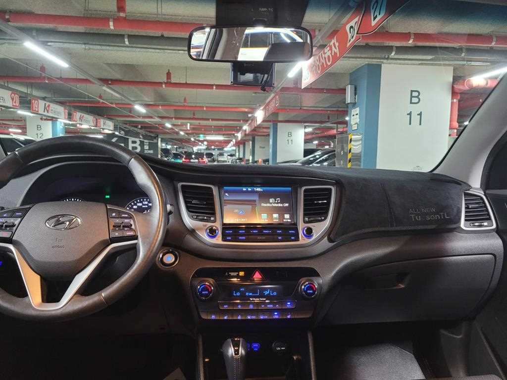 HYUNDAI Tucson - Vista 5