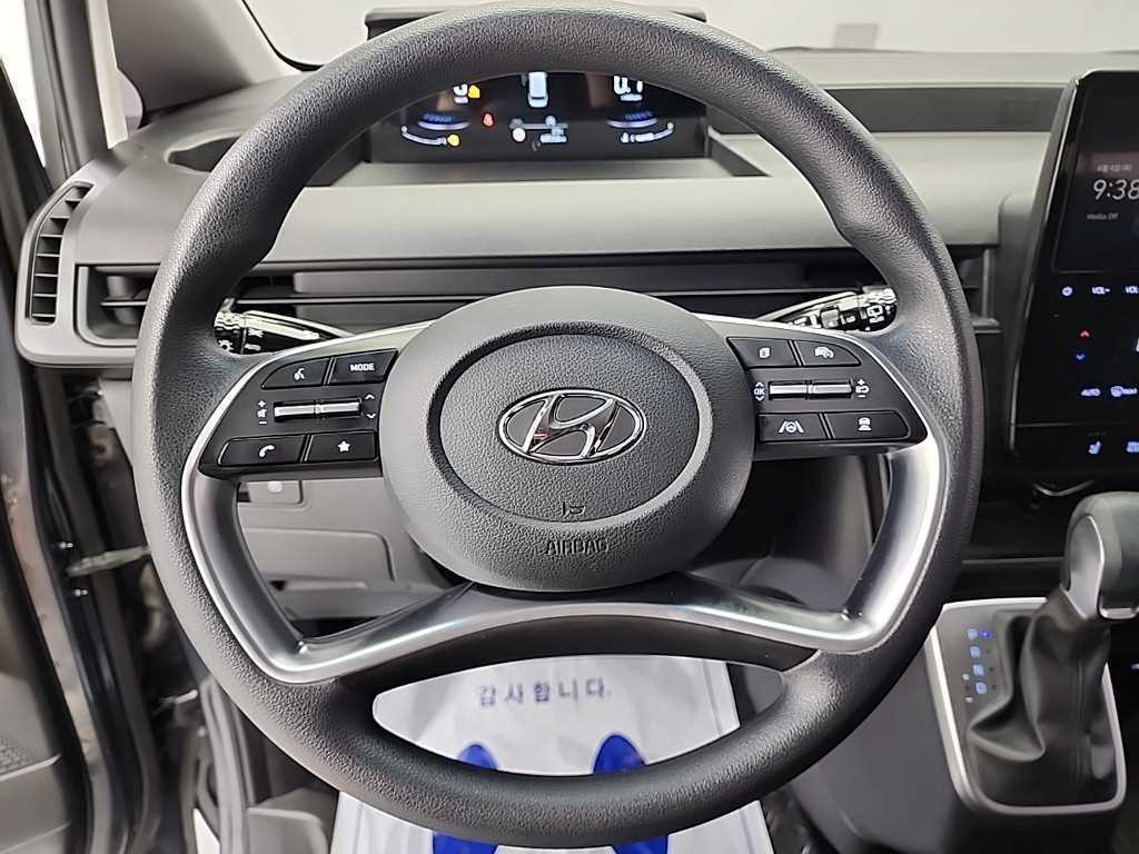 HYUNDAI Staria - Vista 9