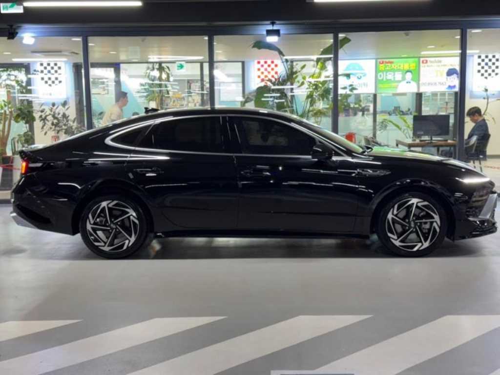 HYUNDAI Sonata - Vista 3