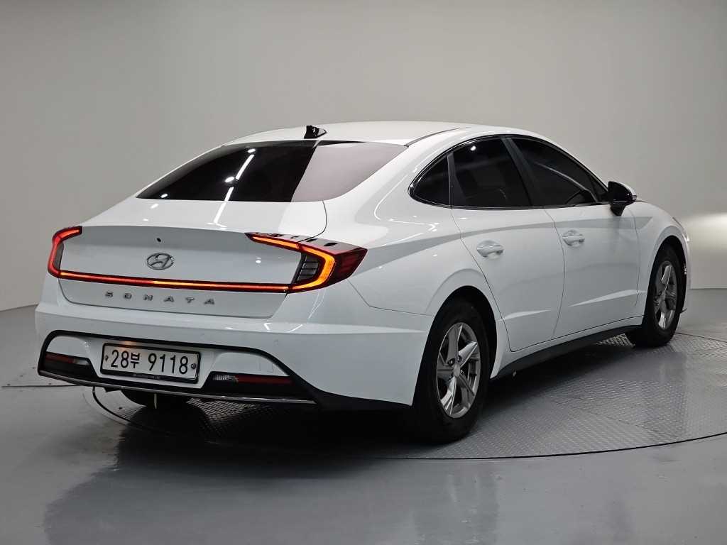 HYUNDAI Sonata - Vista 4