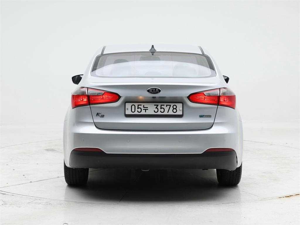 KIA K3 - Vista 5