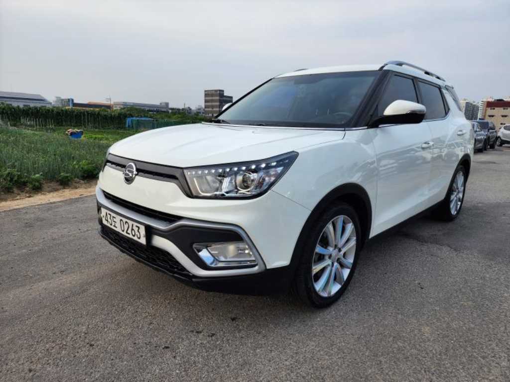 Ssangyong Tivoli - Vista 2