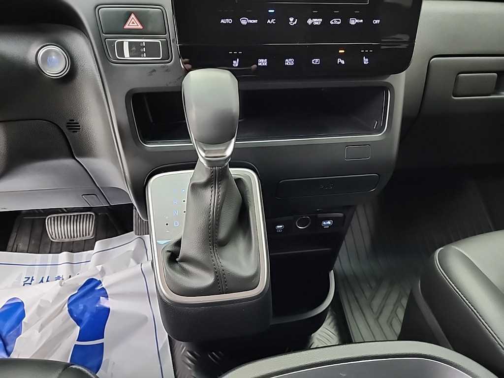 HYUNDAI Staria - Vista 8