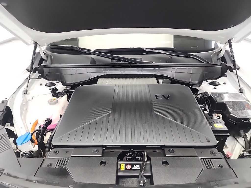 HYUNDAI Kona - Vista 5