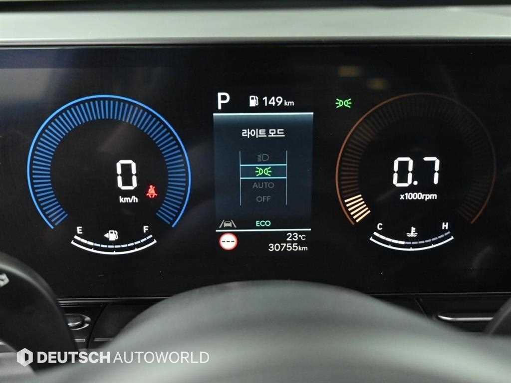 HYUNDAI Kona - Vista 8