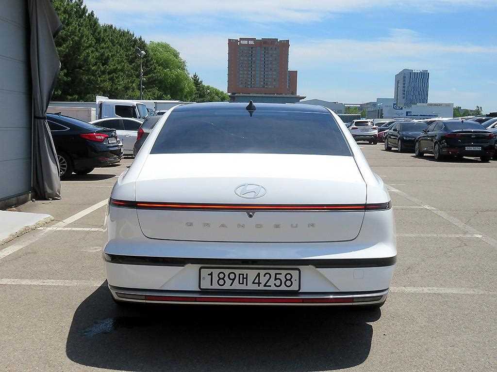 HYUNDAI Grandeur - Vista 3