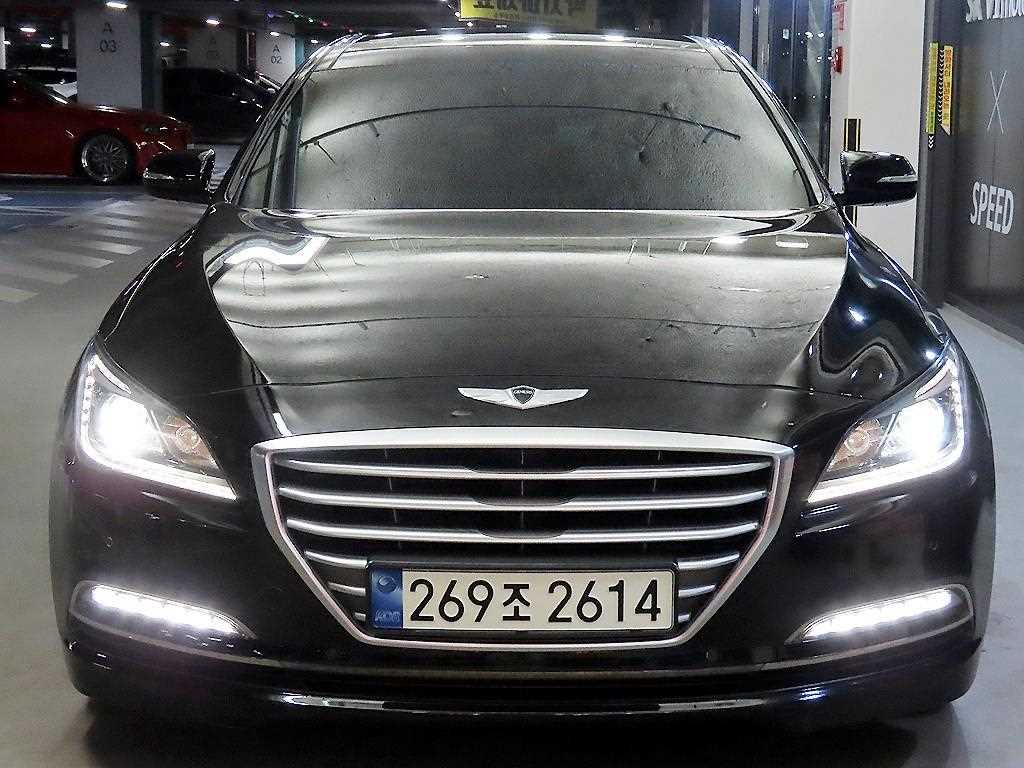 HYUNDAI Genesis - Vista 2